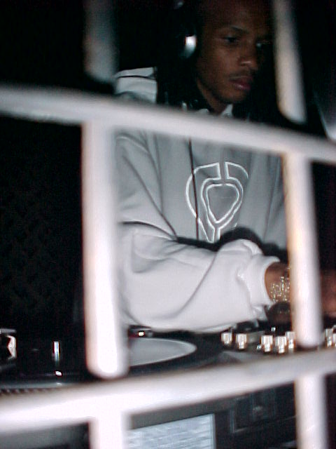 Bass frontiers nye 2001