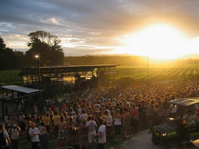 R&V first to see the sun!