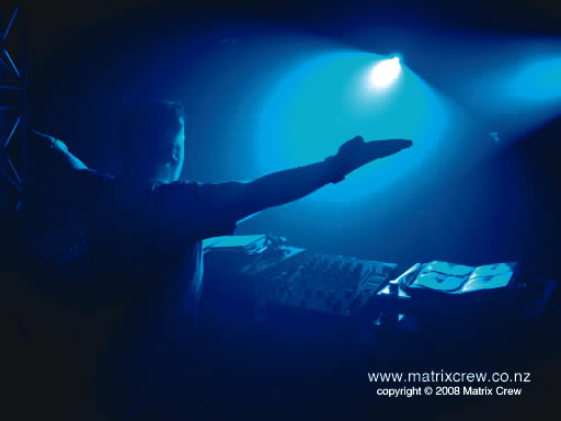 2-20081129_twisted_072