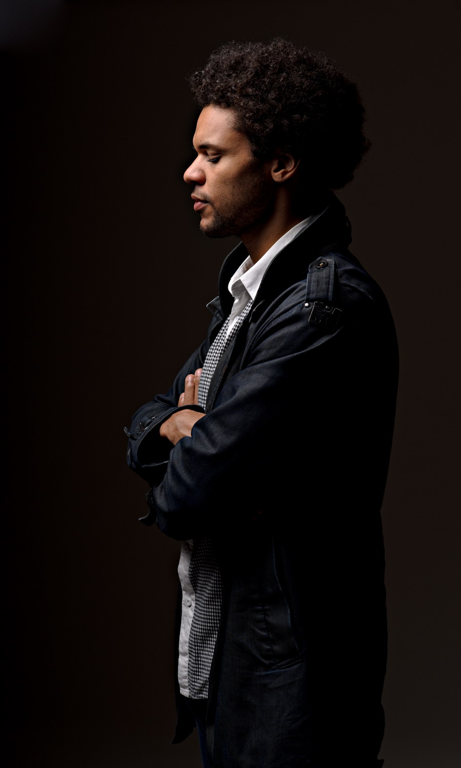 Myele Manzanza side profile.jpg